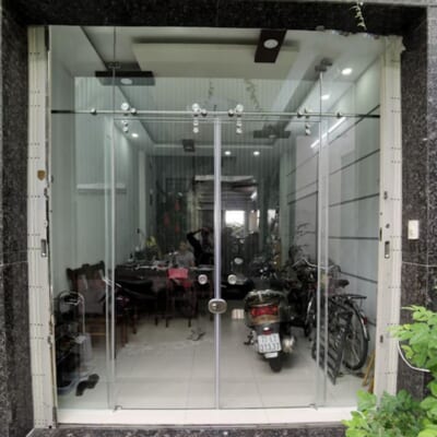 Mẫu Cửa Kính Cường Lực Ray Treo Đẹp
