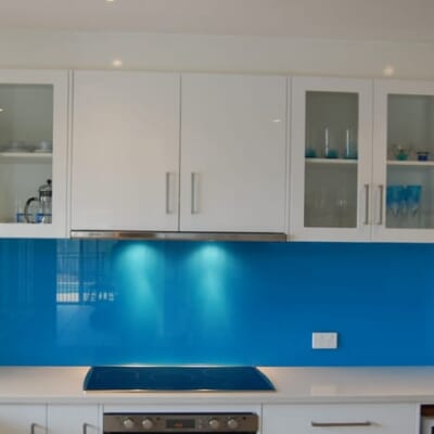Kính Cường Lực Ốp Bếp Màu Xanh Lam