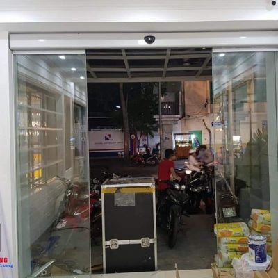 Ảnh thi công thực tế cửa tự động hodolon đài loan cho khách