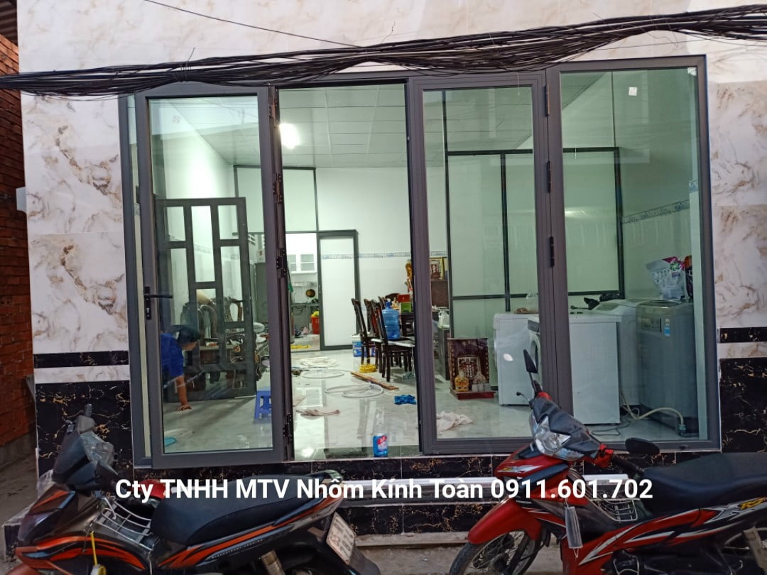Hoàn thành cửa nhôm xingfa cho khách