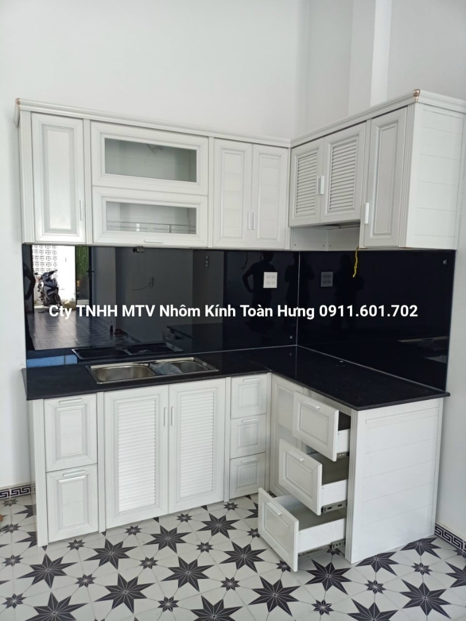 Hoàn thành tủ bếp nhôm Omega cho khách