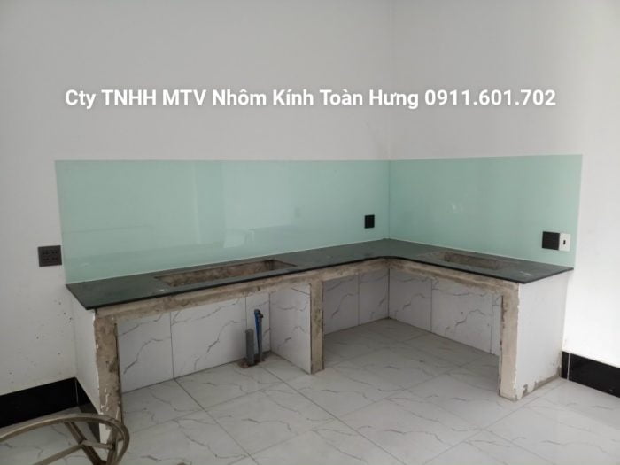 Kính màu