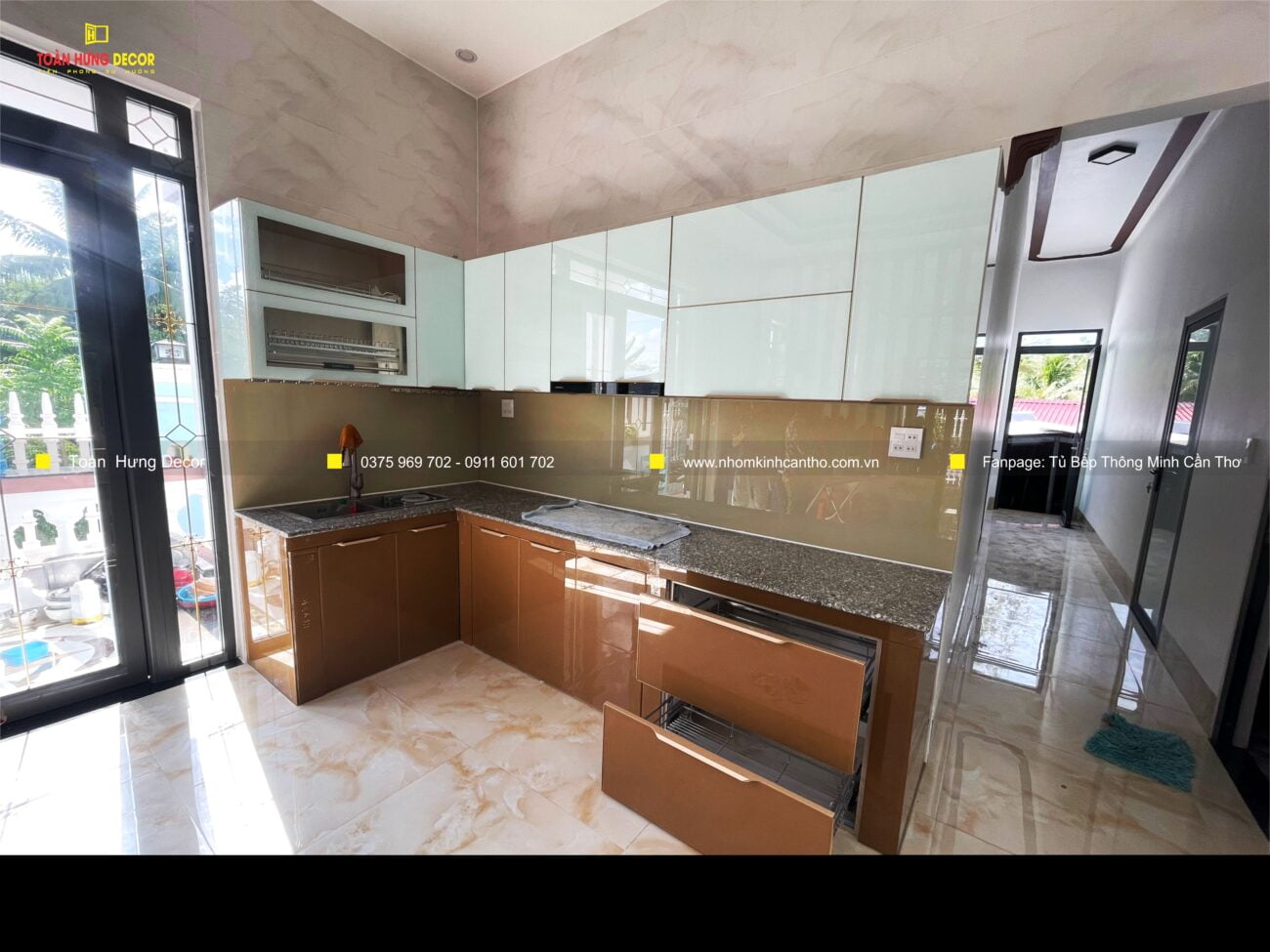 tủ bếp hợp kim nhôm